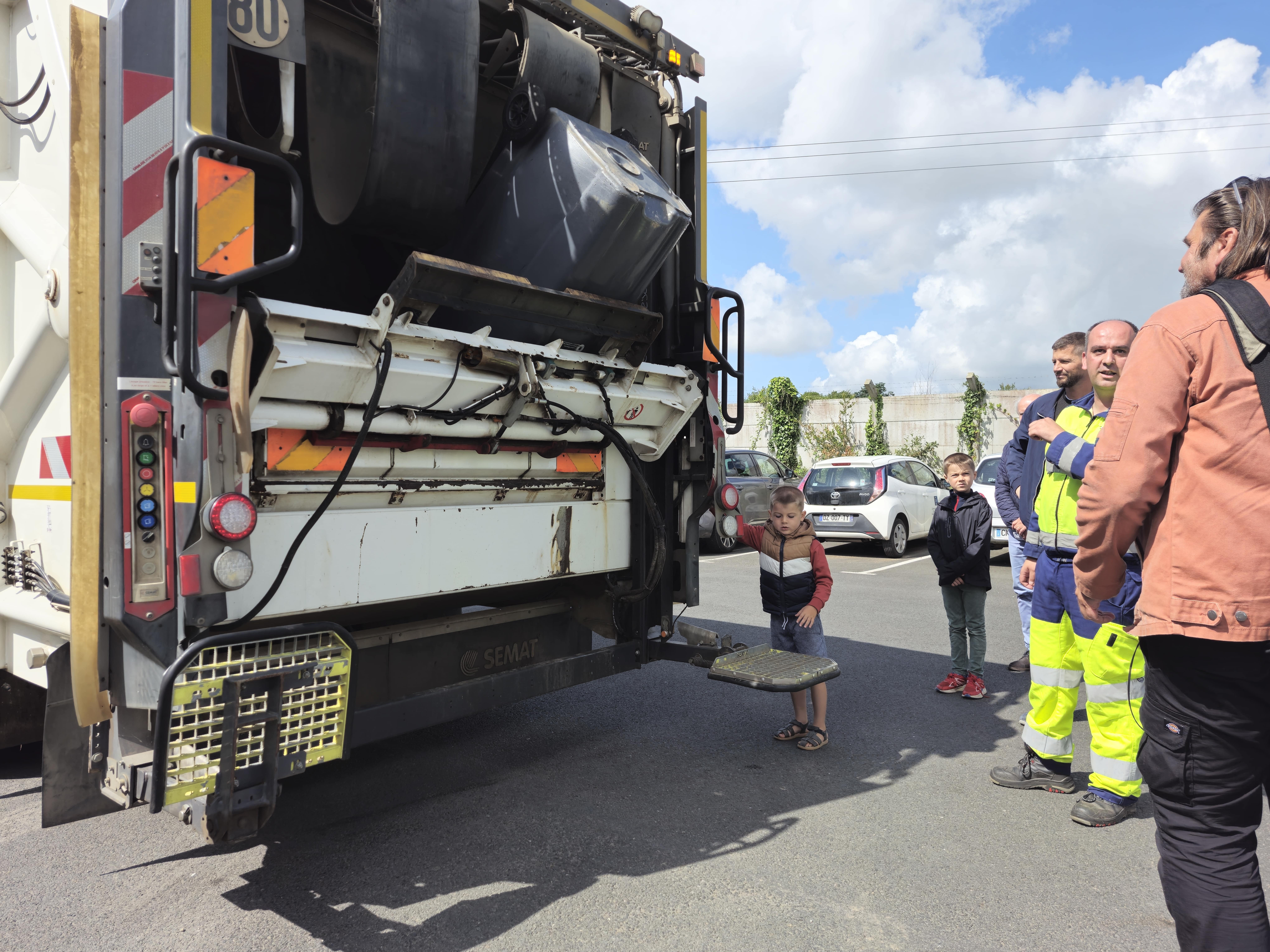 Démonstration du camion benne min